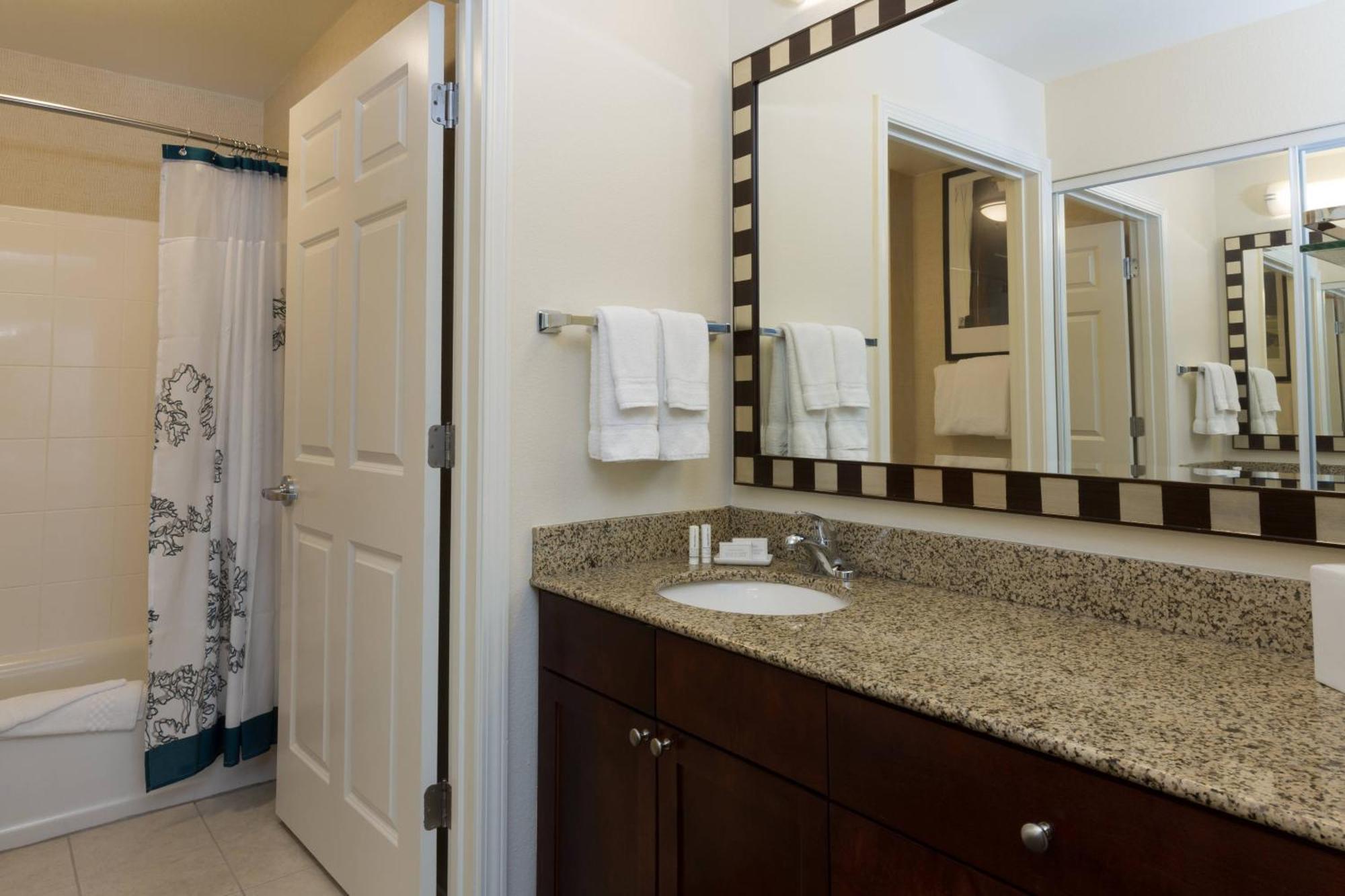 Residence Inn By Marriott Baton Rouge Near Lsu Bagian luar foto